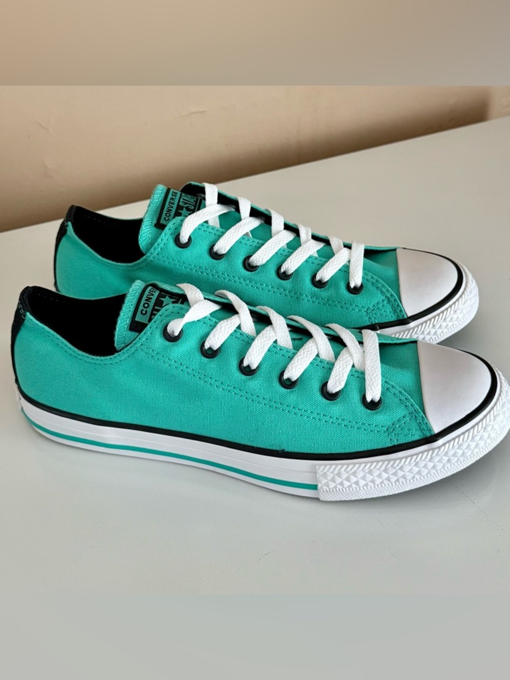 CONVERSE CHUCK TAYLOR ALL STAR JUNIOR GUYS 6 GIRLS 8 TEAL CANVAS LOW TOPS NEW